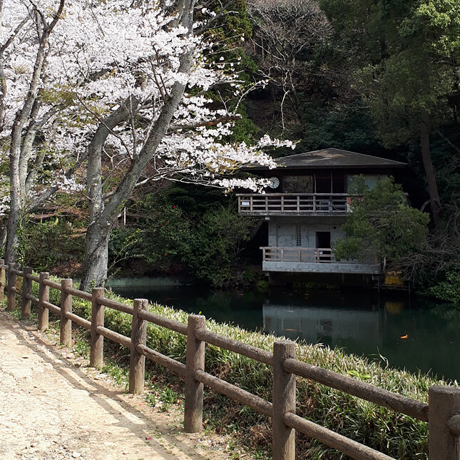 鎌倉湖墓苑